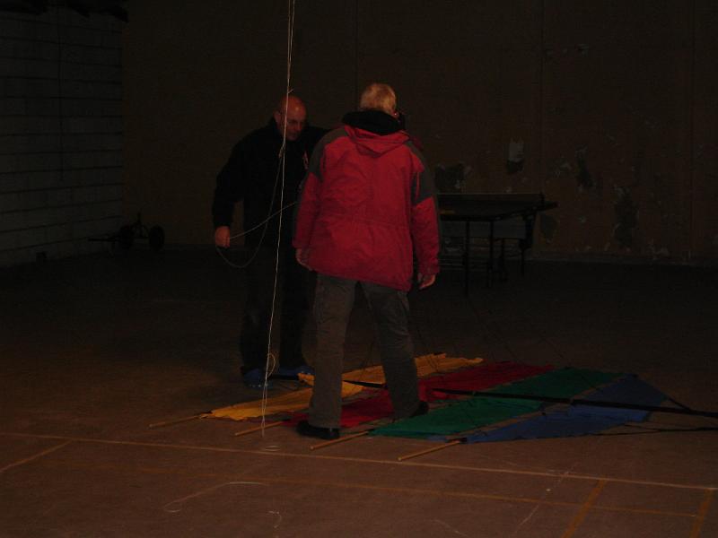 DSC04758.JPG - Im hinteren Hallenbereich werden noch vierer Roloplane abgelngt.